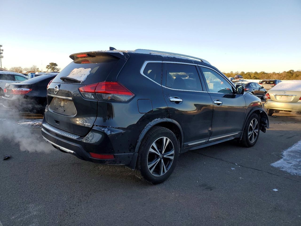 2017 NISSAN ROGUE — фото 3