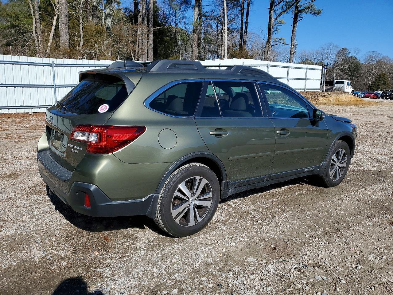 SUBARU OUTBACK