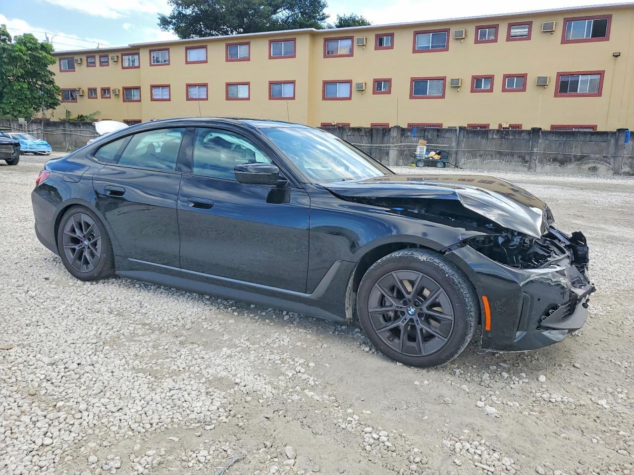 2025 BMW I4 — фото 4