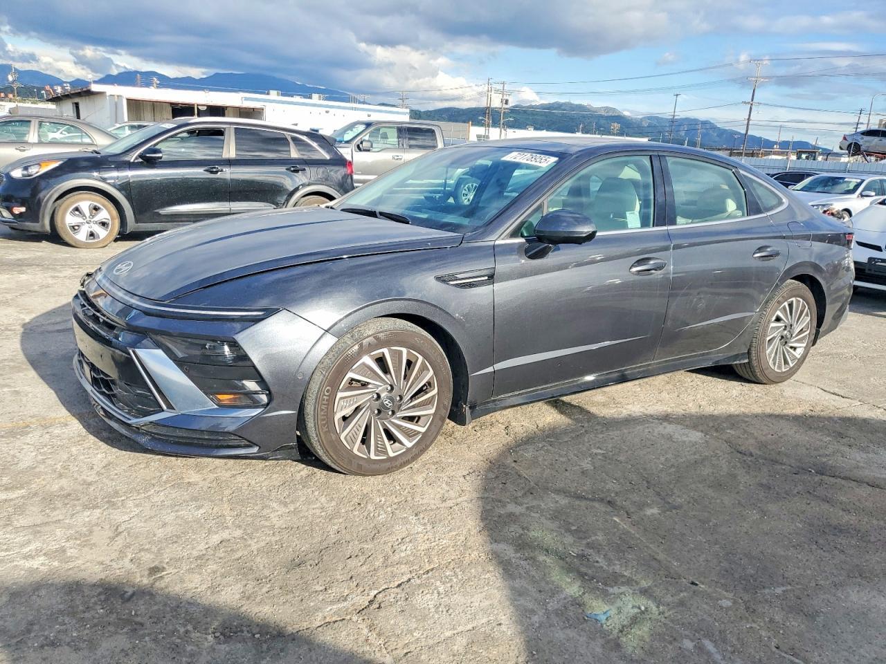 HYUNDAI SONATA HYBRID