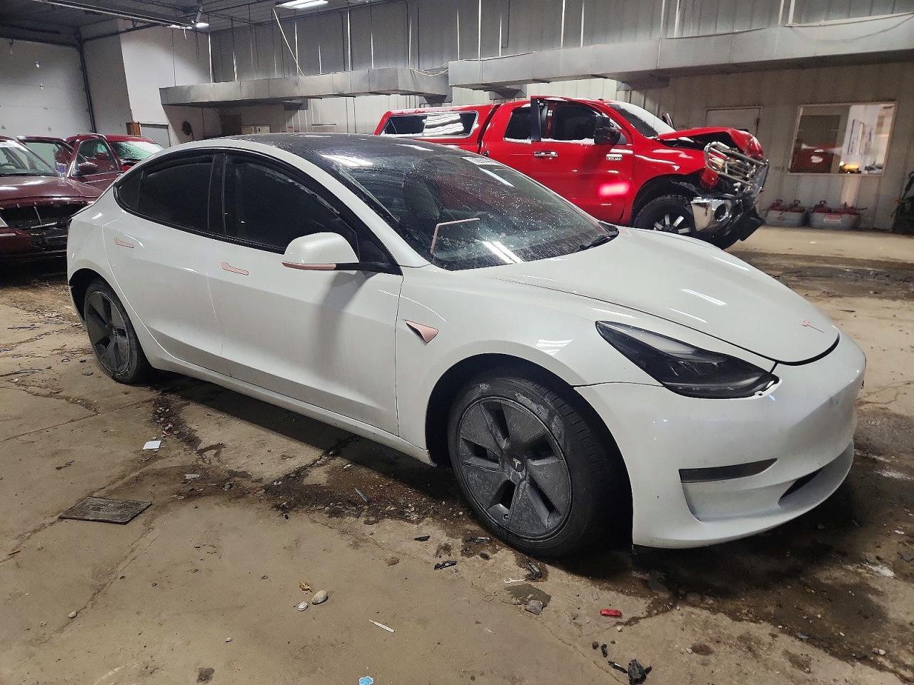 2023 TESLA MODEL 3 — фото 4