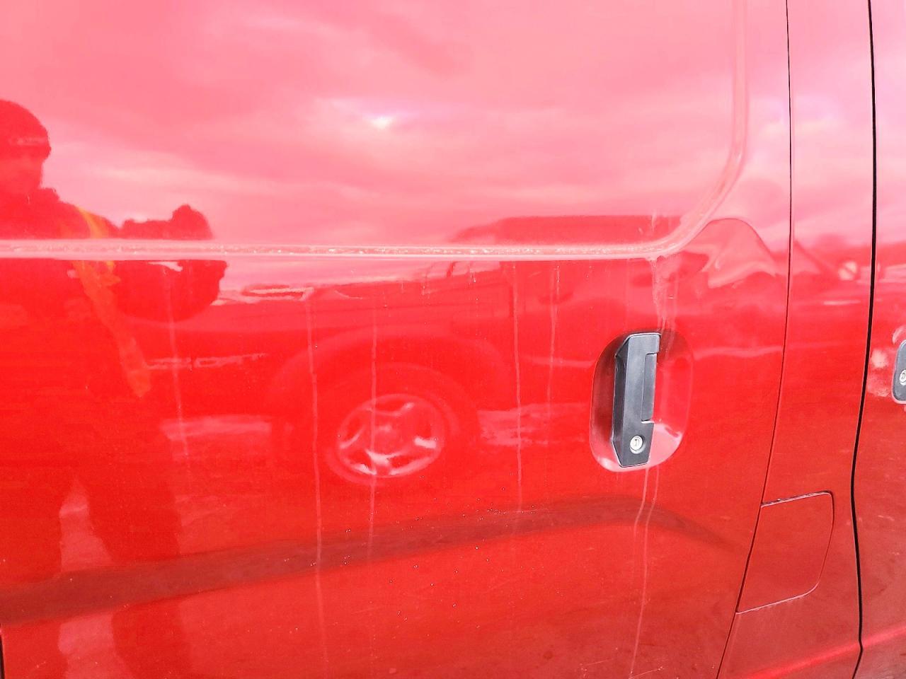 NISSAN NV200