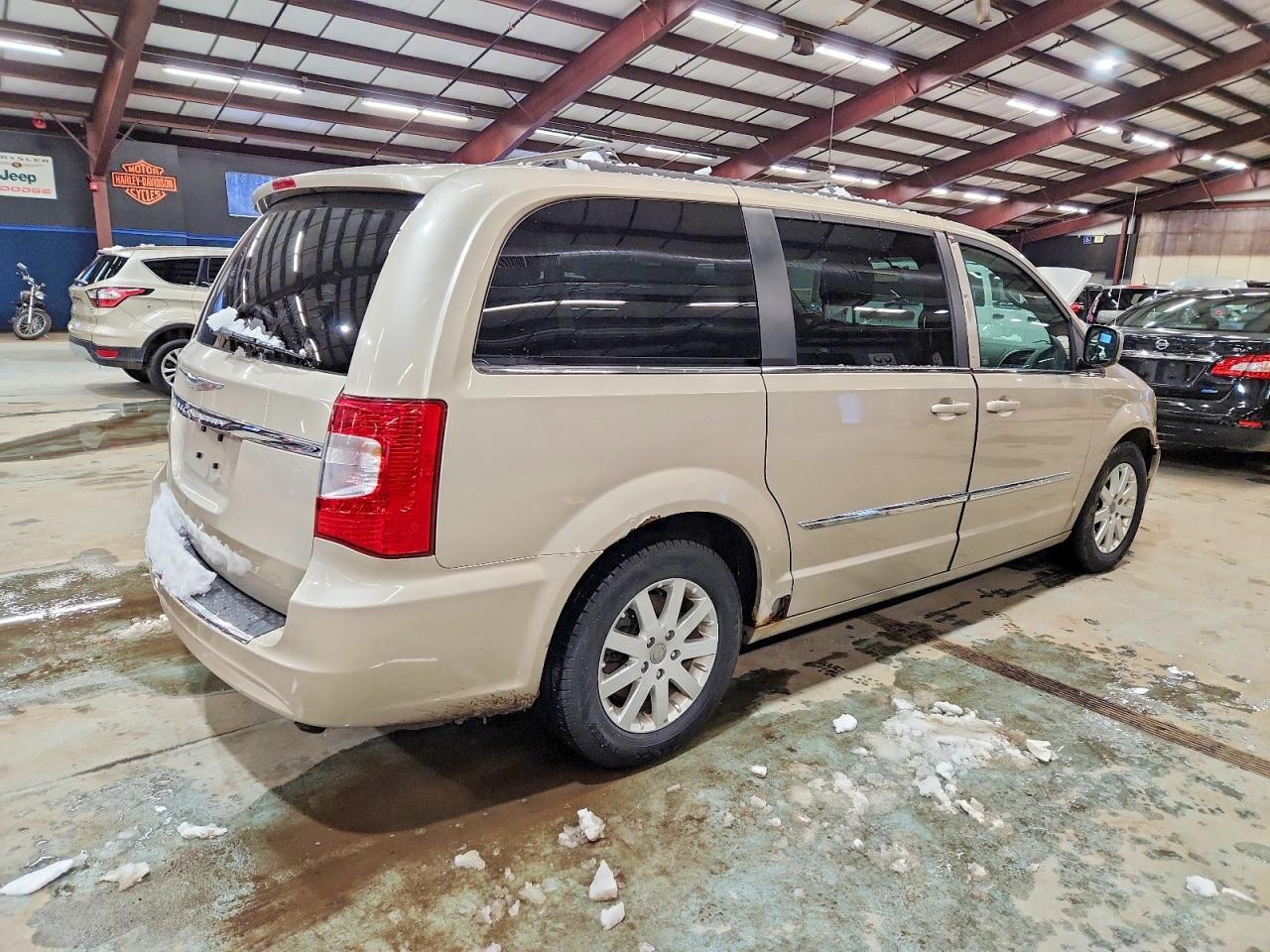 CHRYSLER TOWN & COUNTRY