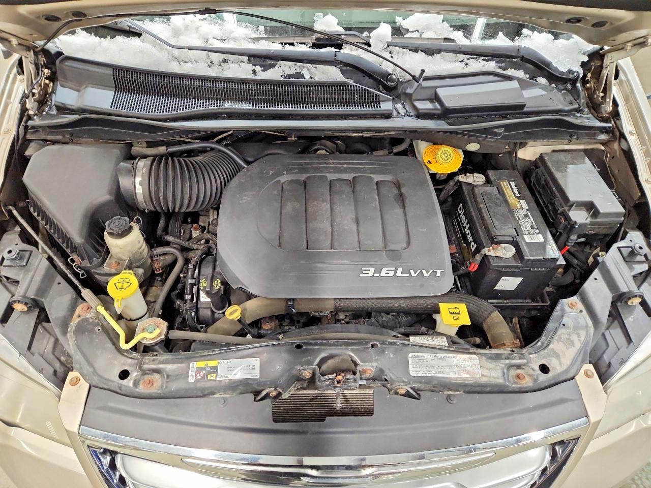 CHRYSLER TOWN & COUNTRY