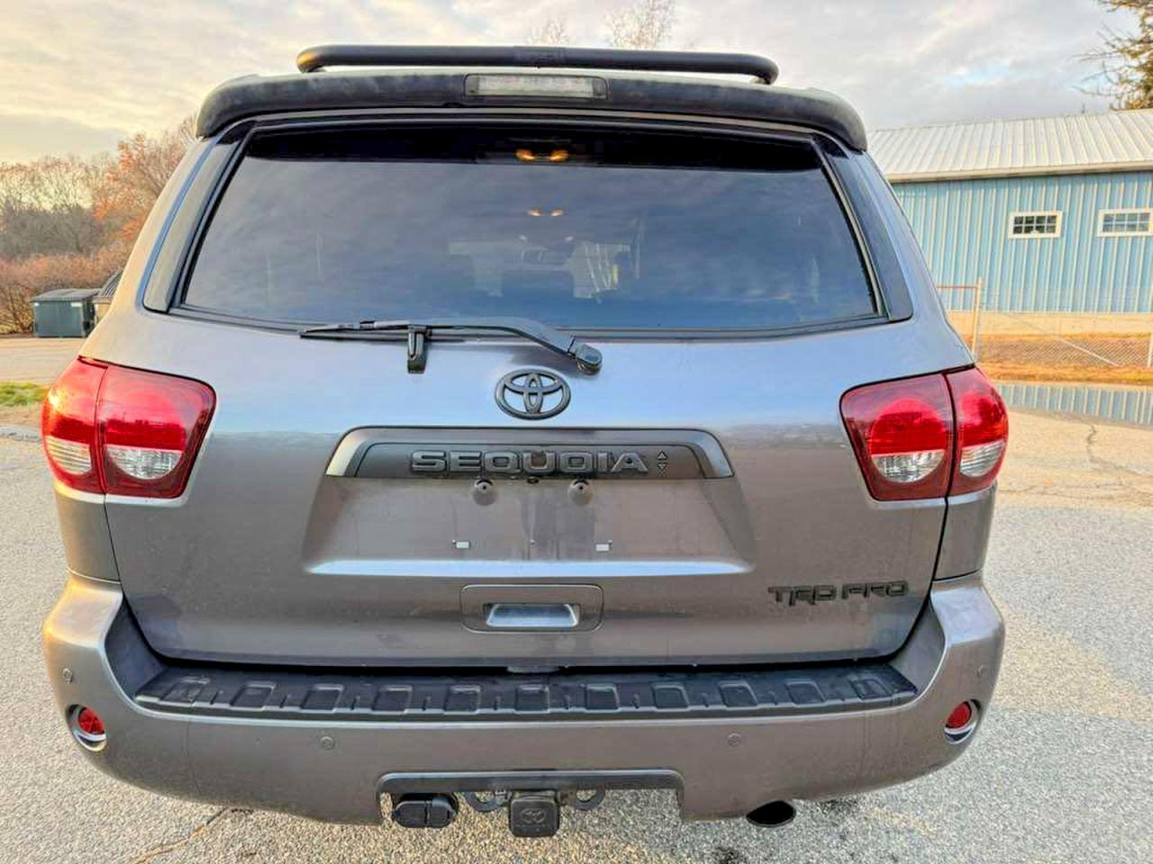 TOYOTA SEQUOIA