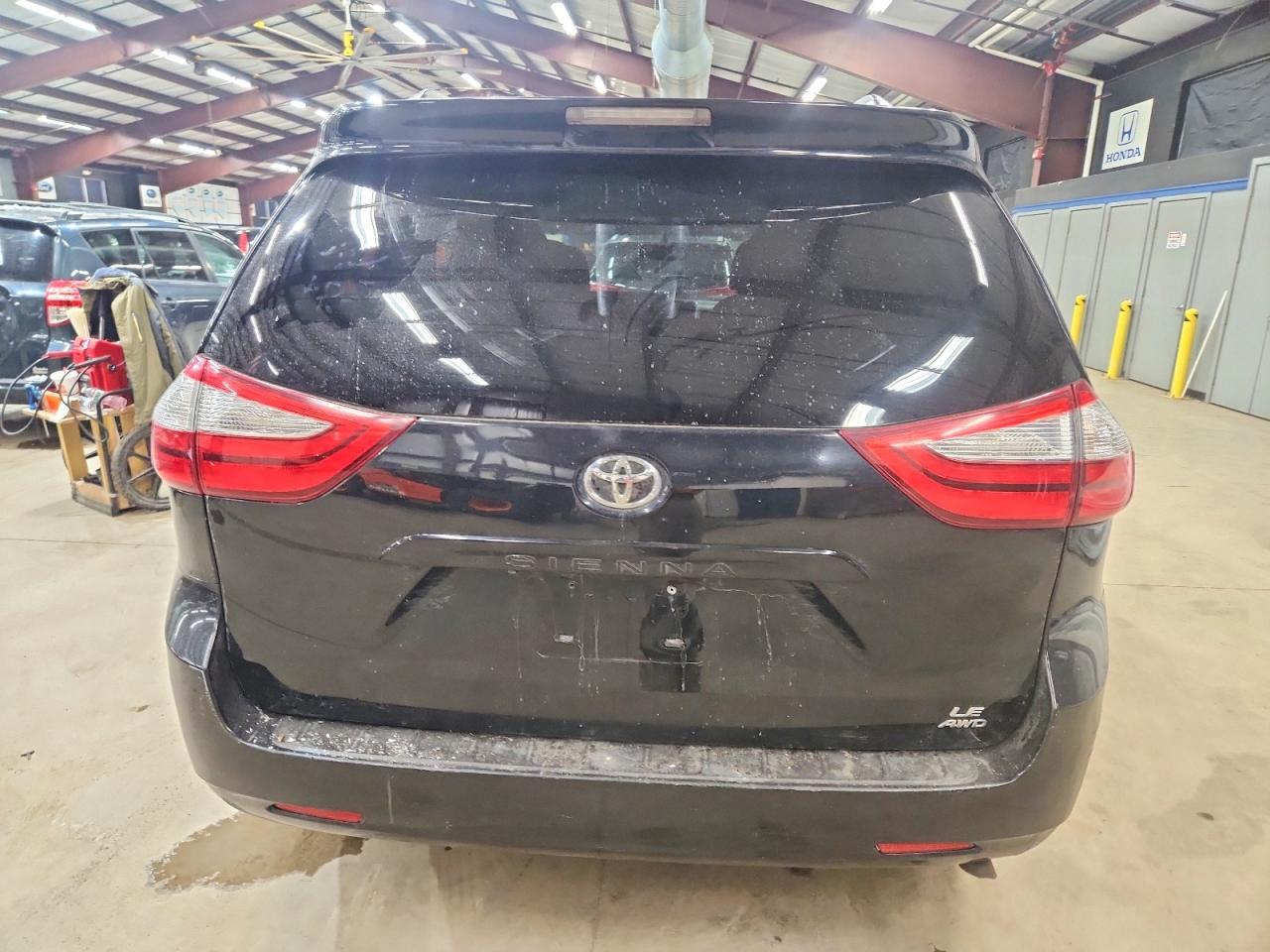 2015 TOYOTA SIENNA — фото 6