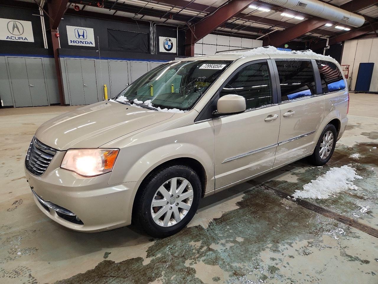 CHRYSLER TOWN & COUNTRY