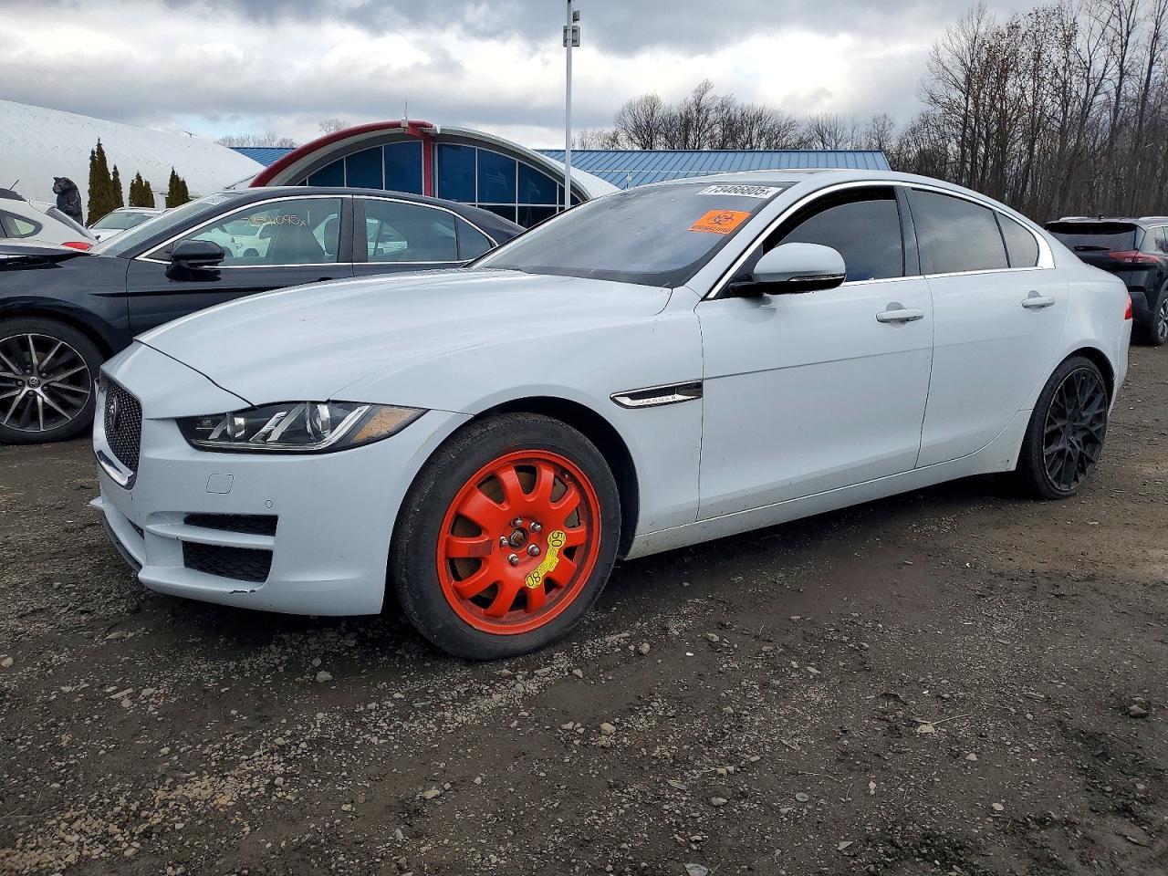 JAGUAR XE