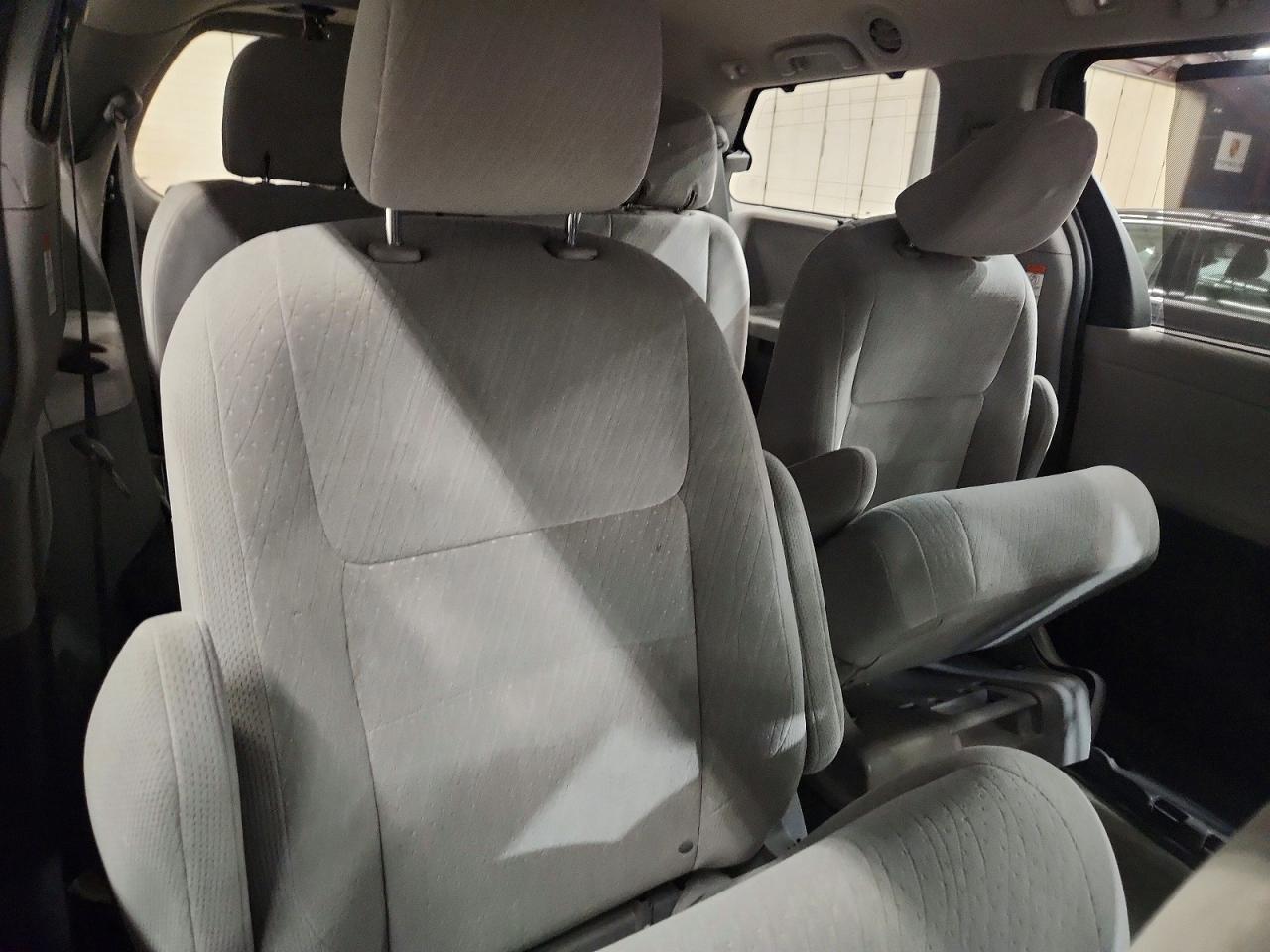 2015 TOYOTA SIENNA — фото 11