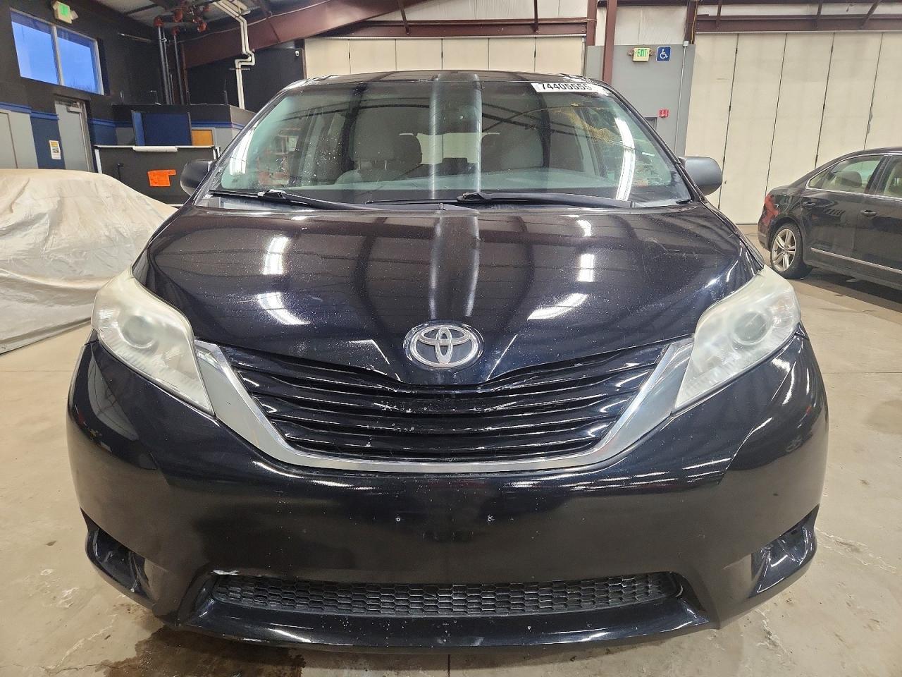 2015 TOYOTA SIENNA — фото 5