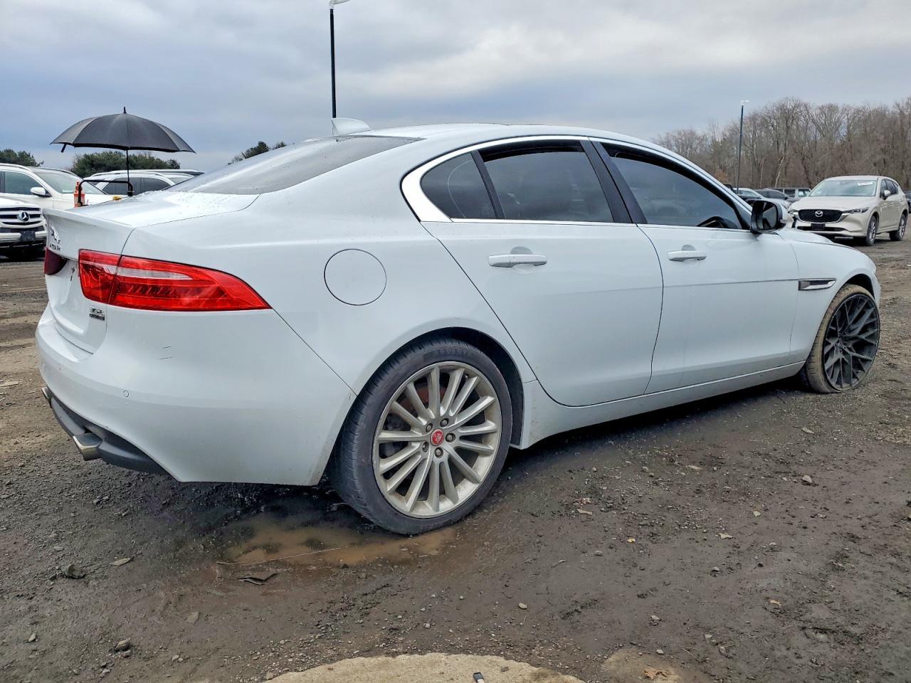 JAGUAR XE