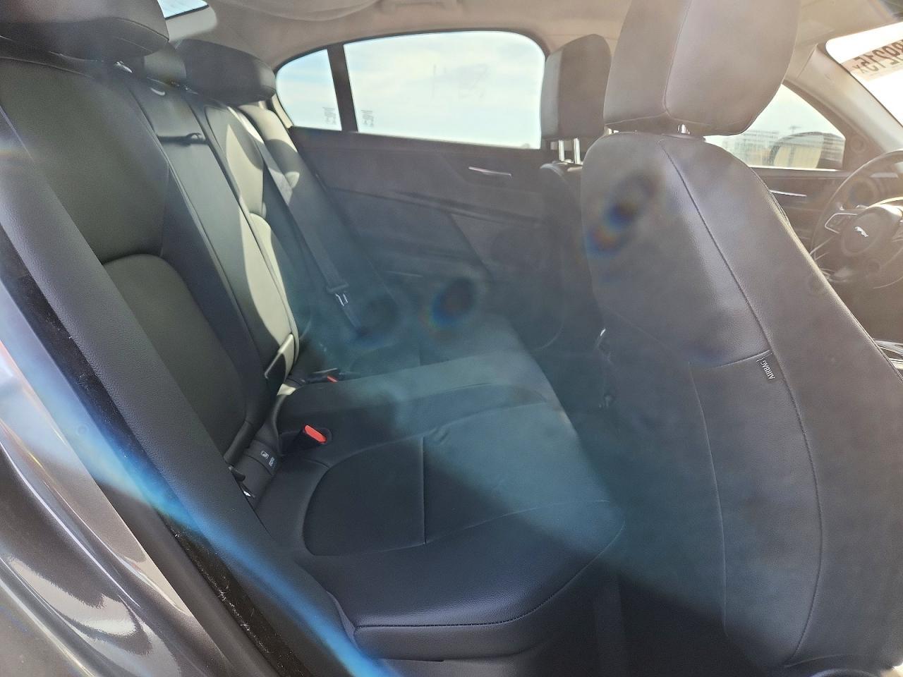 2017 JAGUAR XE — фото 10