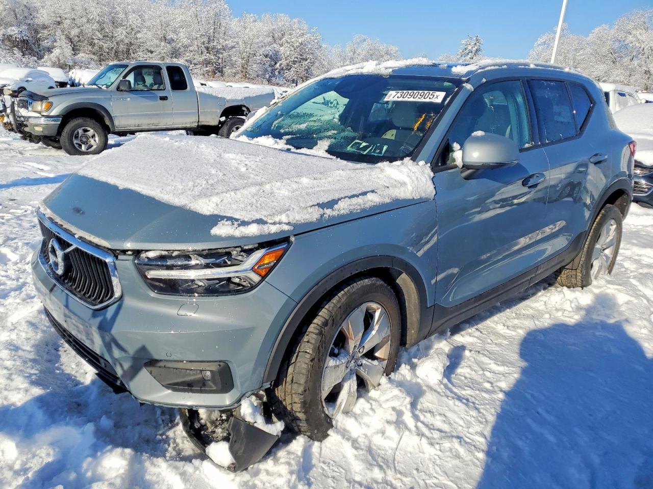 2020 VOLVO XC40 — фото 1