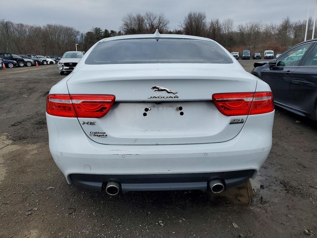 JAGUAR XE