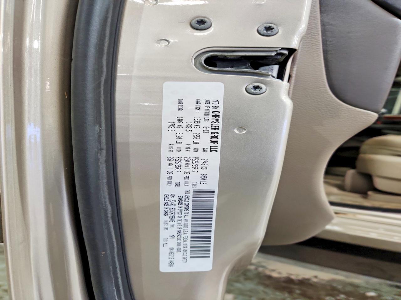 CHRYSLER TOWN & COUNTRY