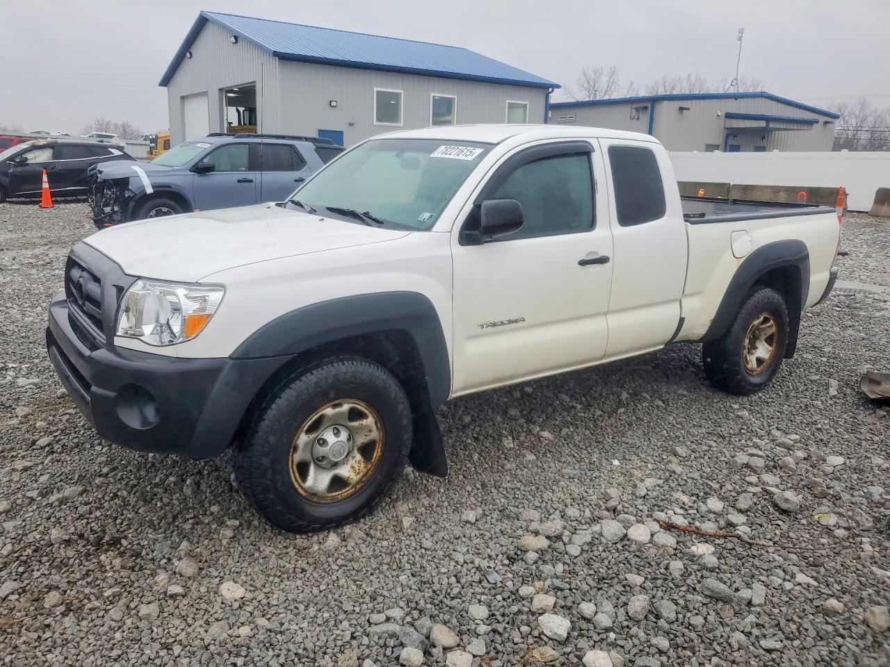 TOYOTA TACOMA