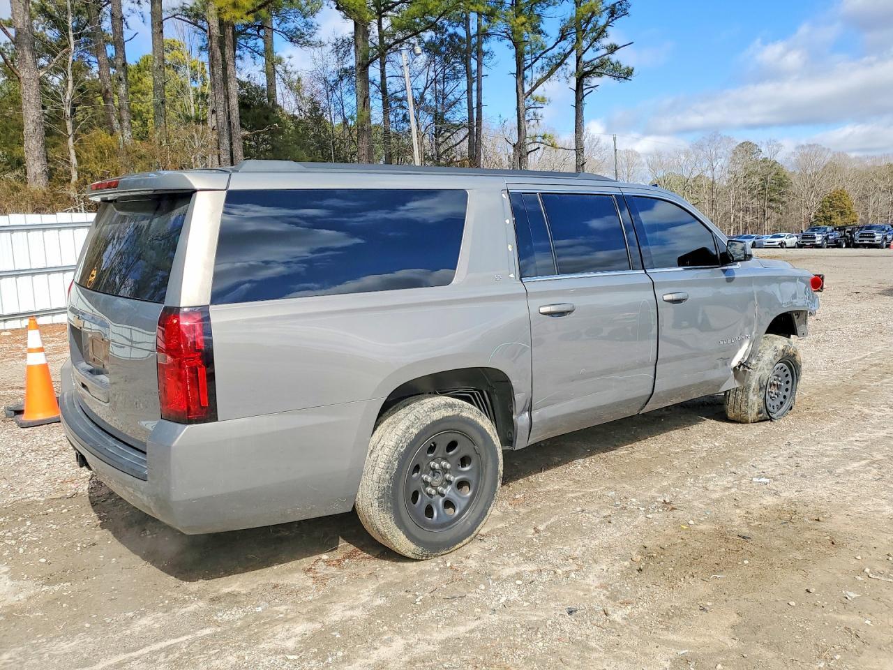 CHEVROLET SUBURBAN