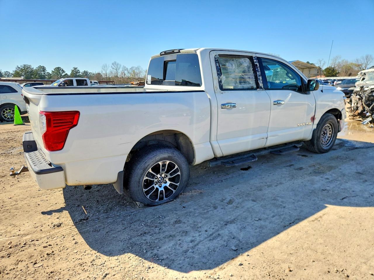 NISSAN TITAN