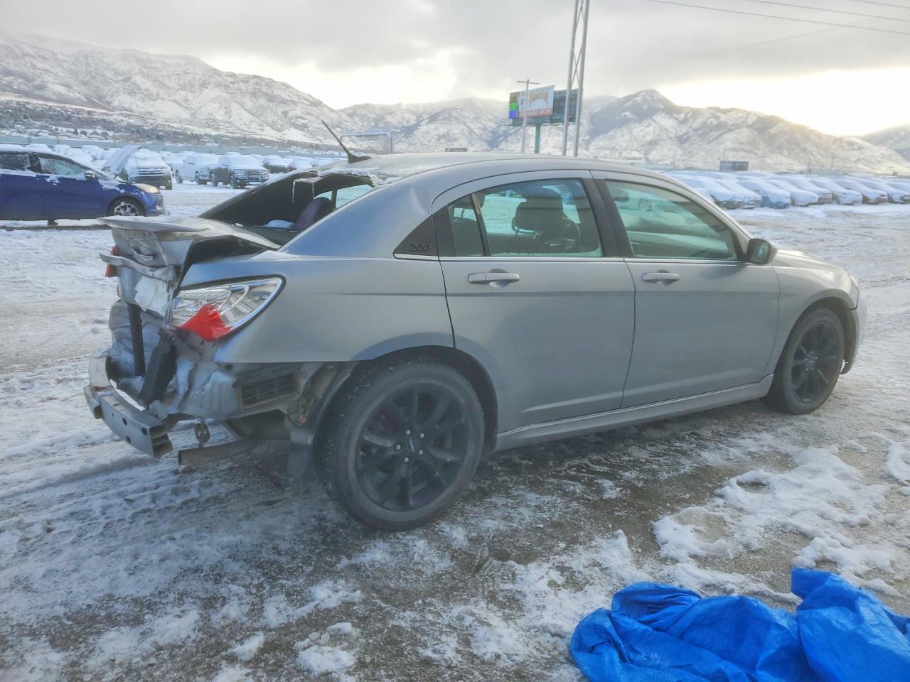 CHRYSLER 200