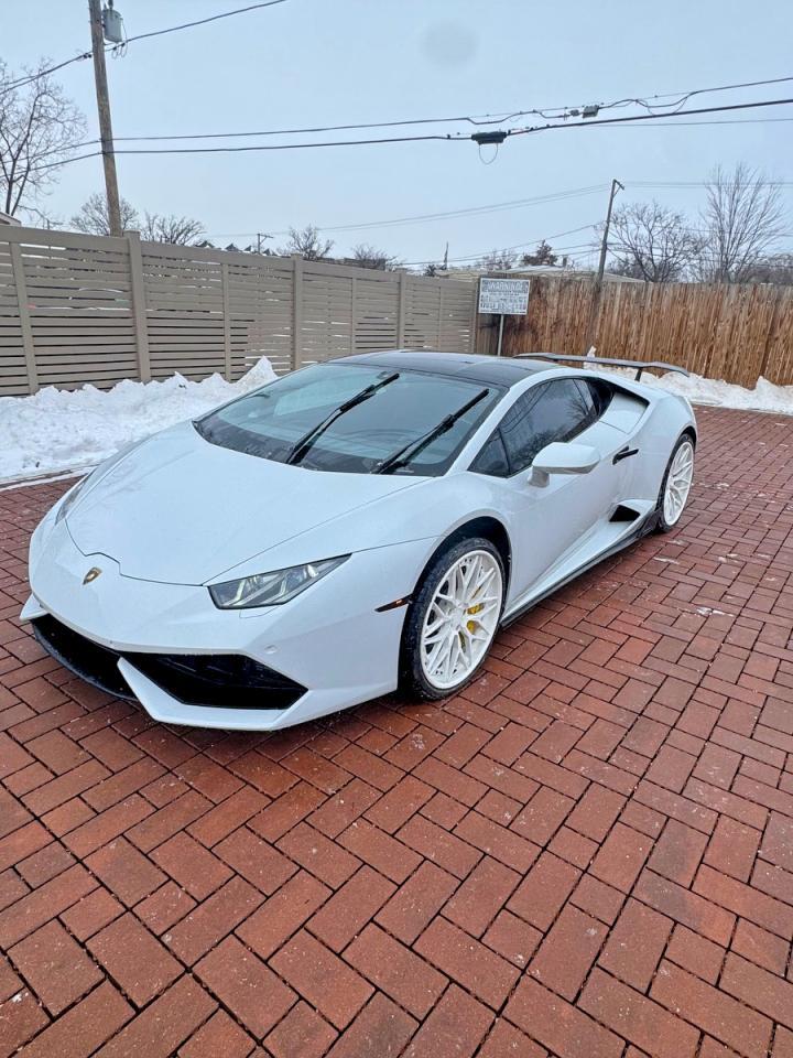 LAMBORGHINI HURACAN