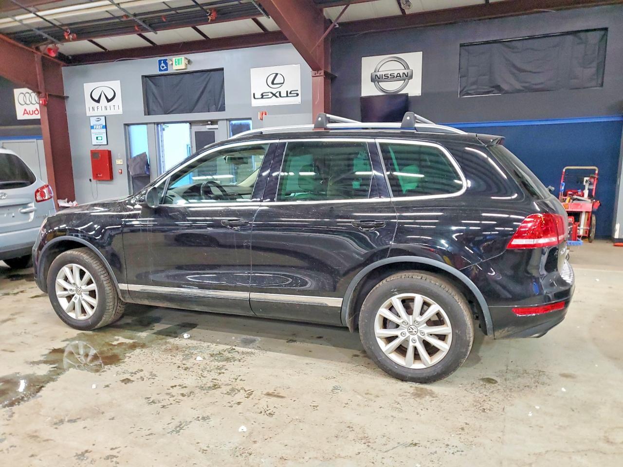 2013 VOLKSWAGEN TOUAREG — фото 2