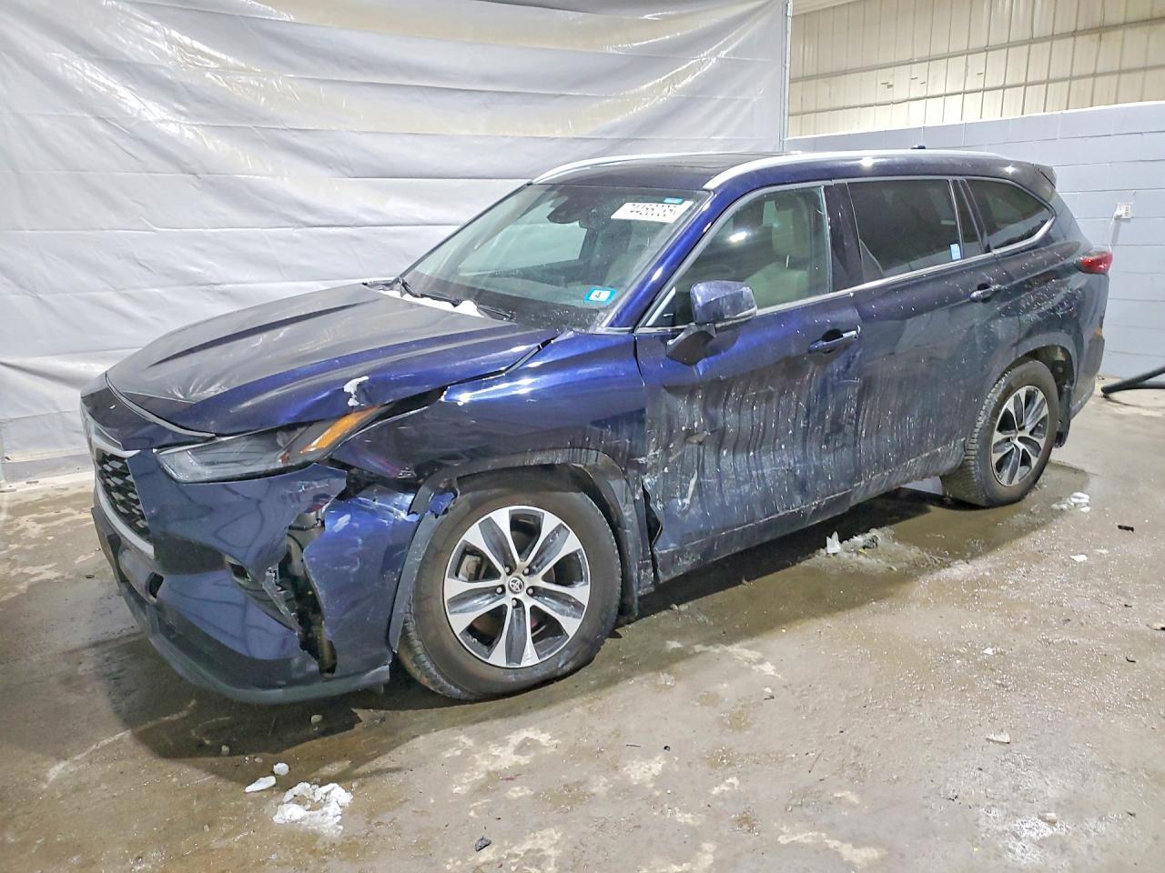 2022 TOYOTA HIGHLANDER — фото 1
