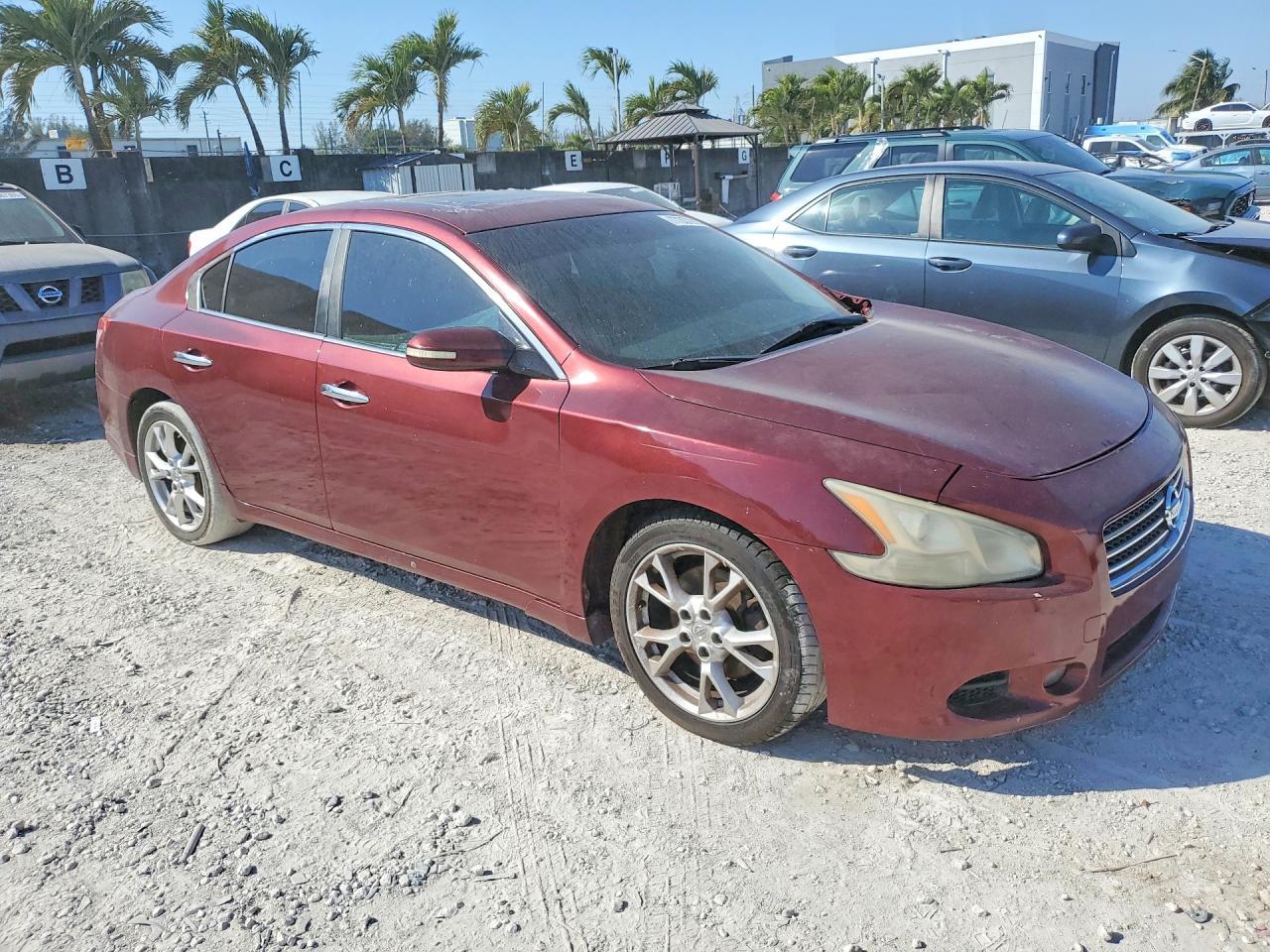 NISSAN MAXIMA