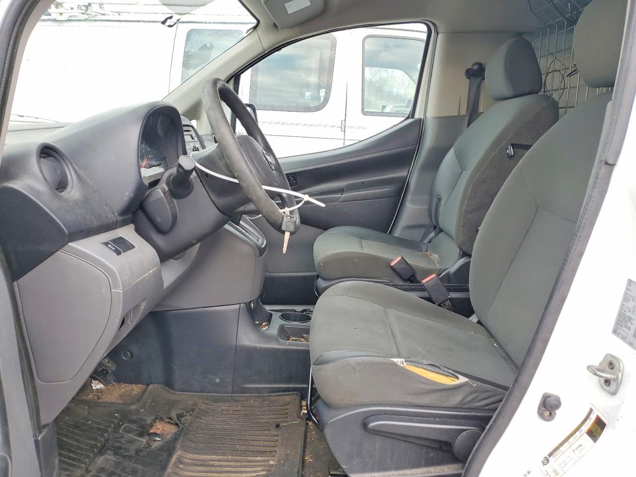 NISSAN NV200