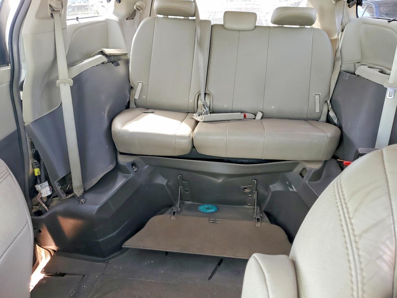 2015 TOYOTA SIENNA — фото 10