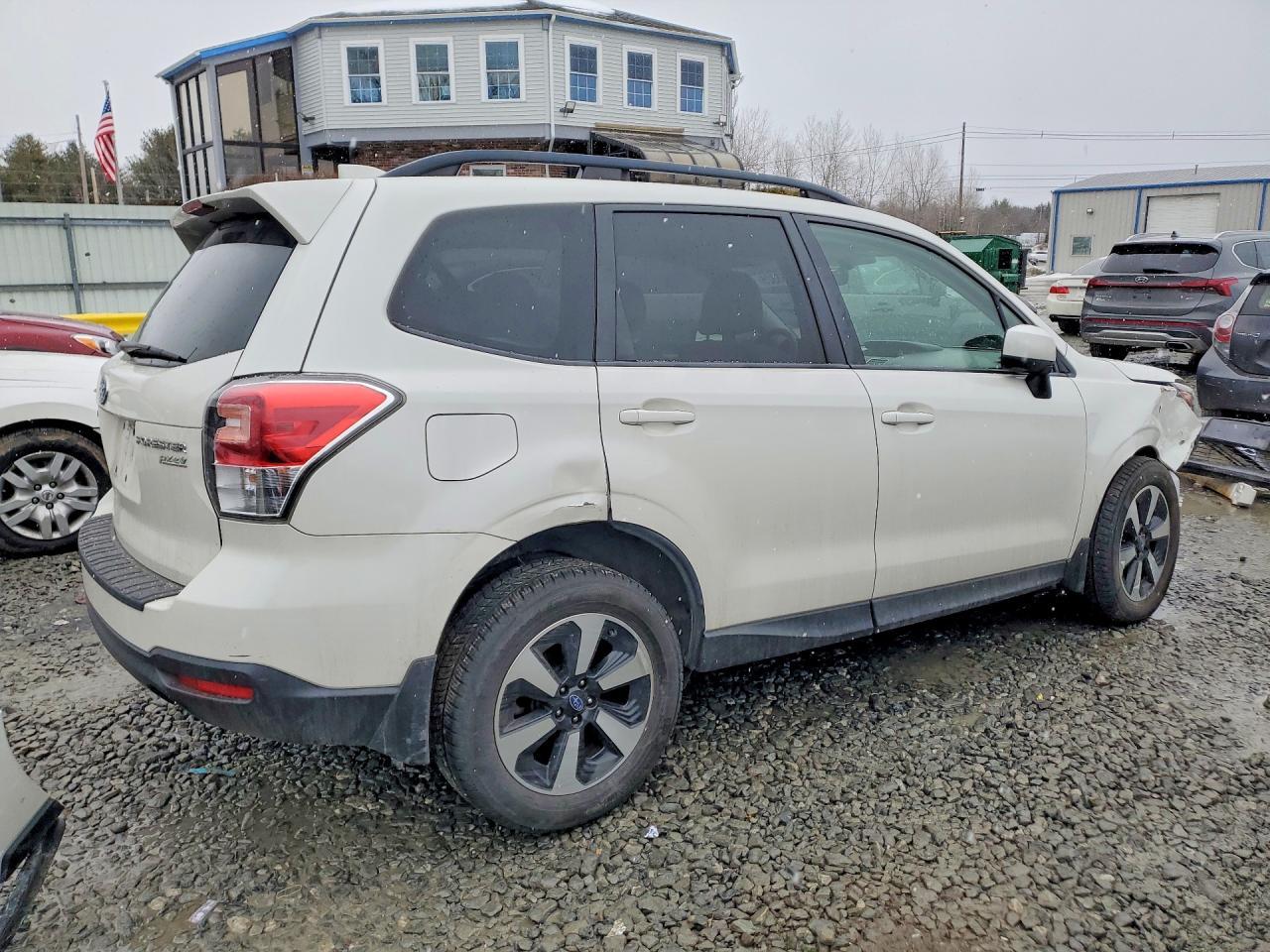 2017 SUBARU FORESTER — фото 3