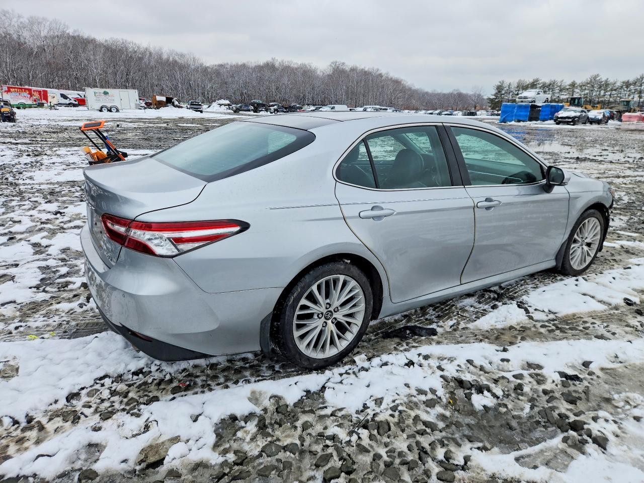 2018 TOYOTA CAMRY — фото 3
