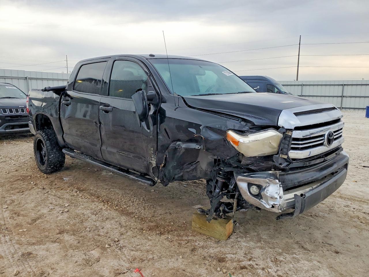 2016 TOYOTA TUNDRA — фото 4