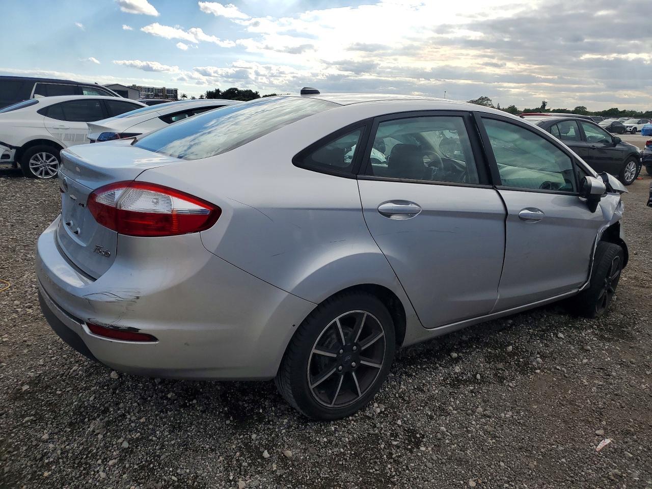2017 FORD FIESTA — фото 3