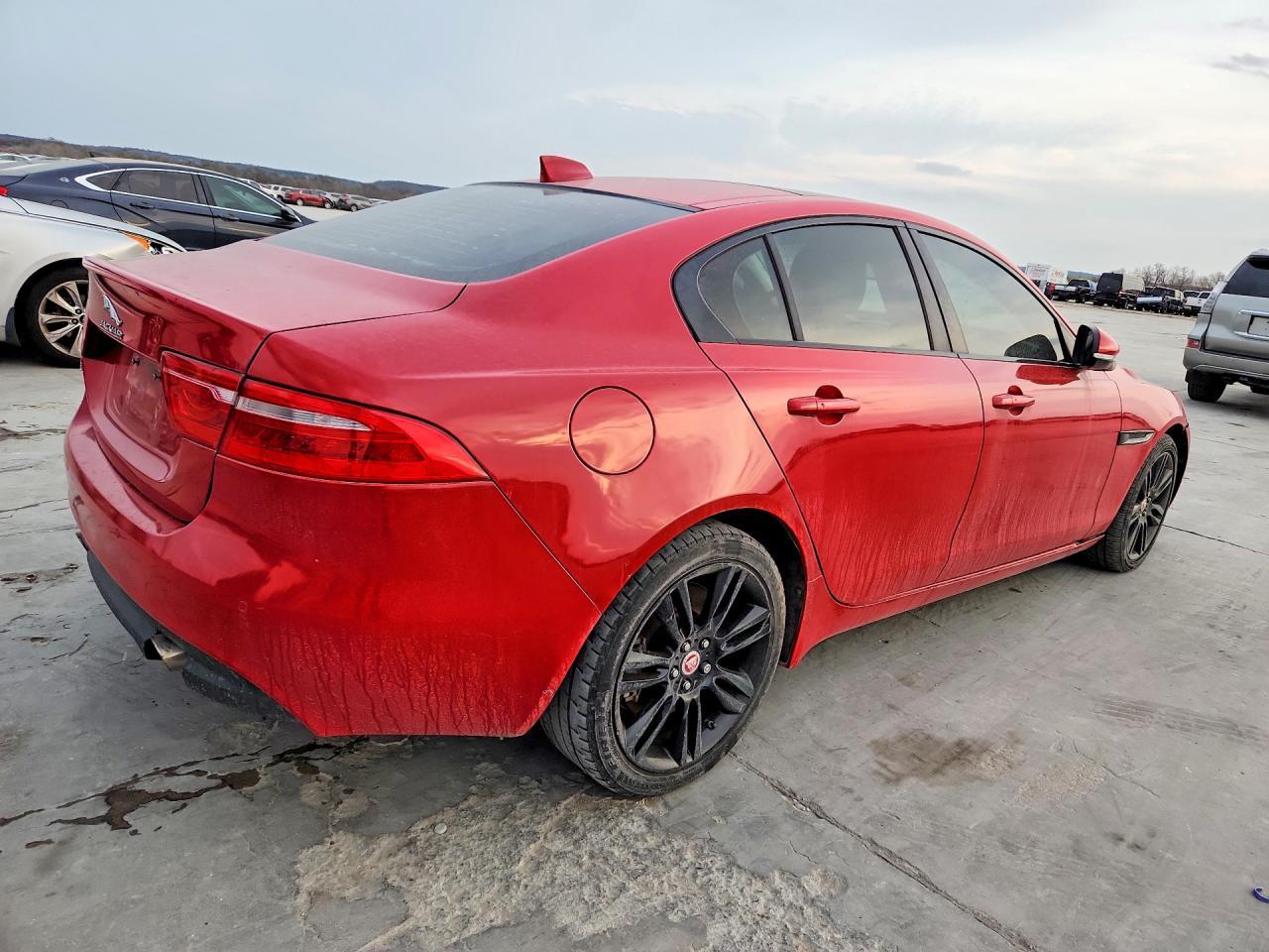 2018 JAGUAR XE — фото 3