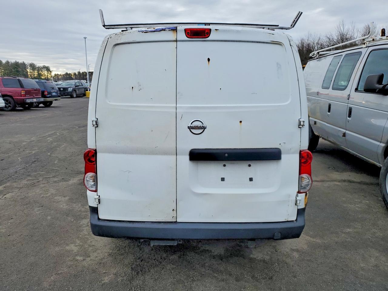 NISSAN NV200