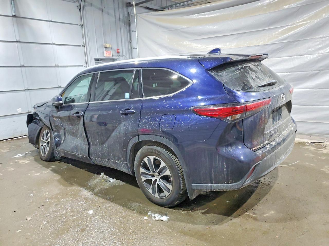 2022 TOYOTA HIGHLANDER — фото 2