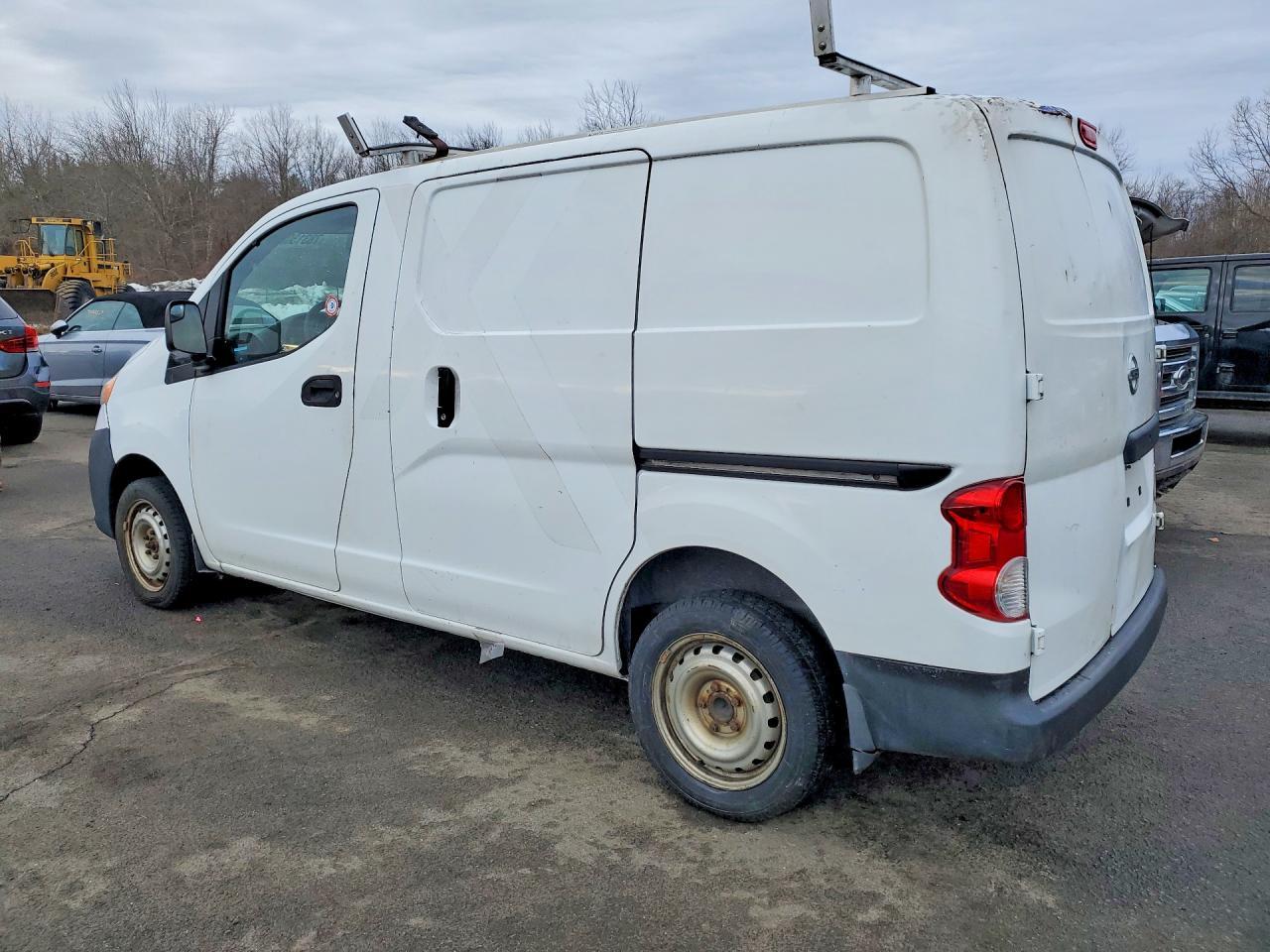 NISSAN NV200