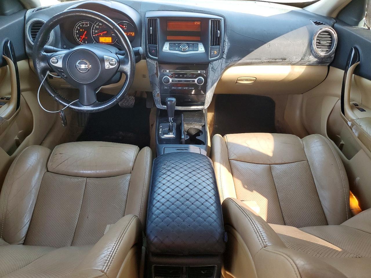 NISSAN MAXIMA