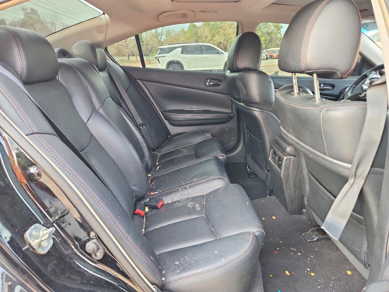 NISSAN MAXIMA