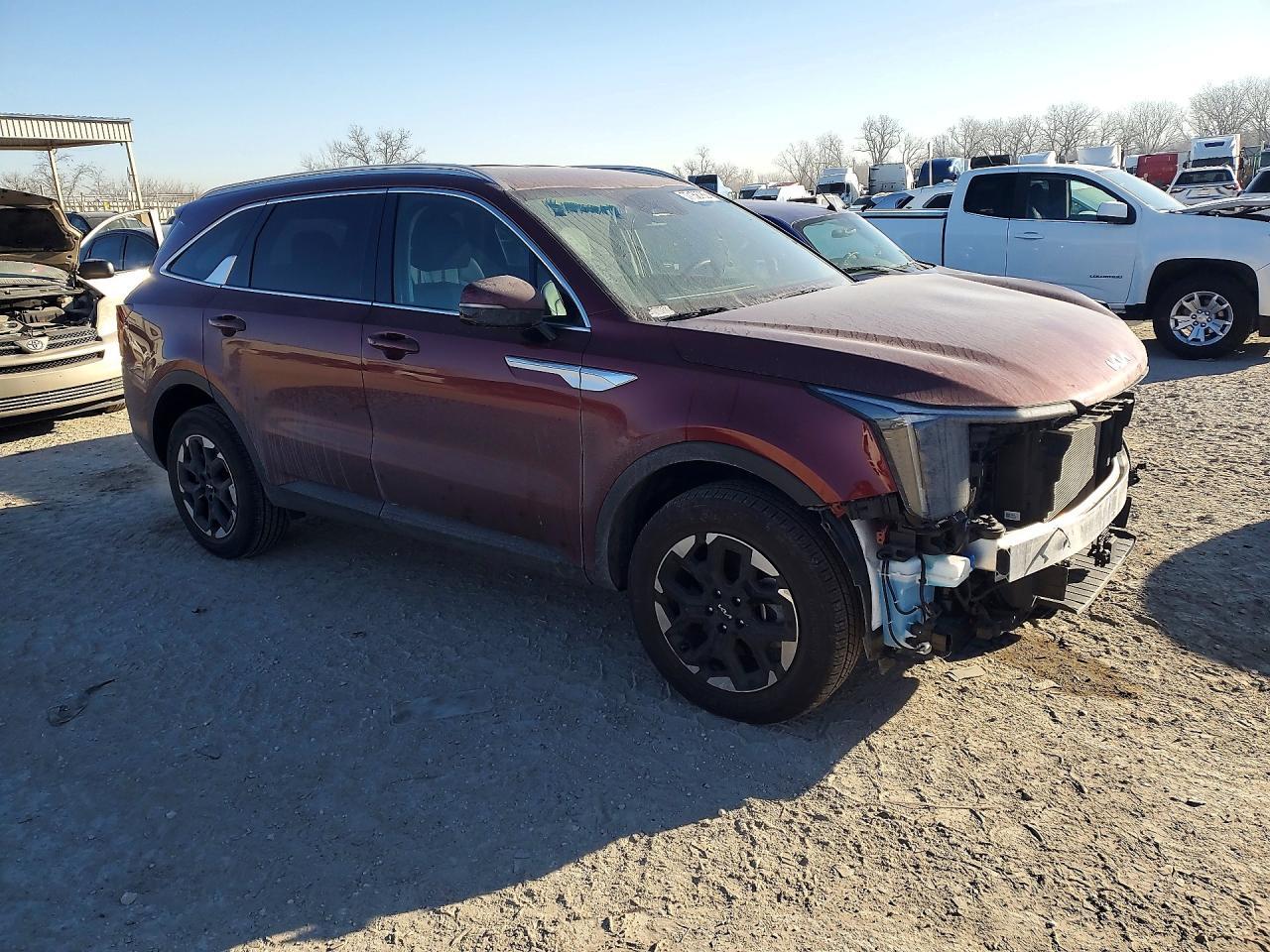 2025 KIA SORENTO — фото 4