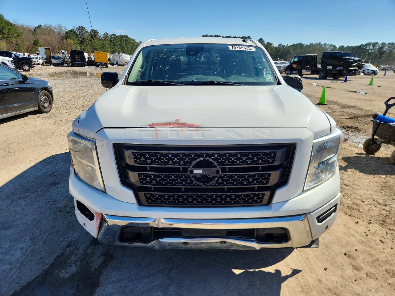 NISSAN TITAN
