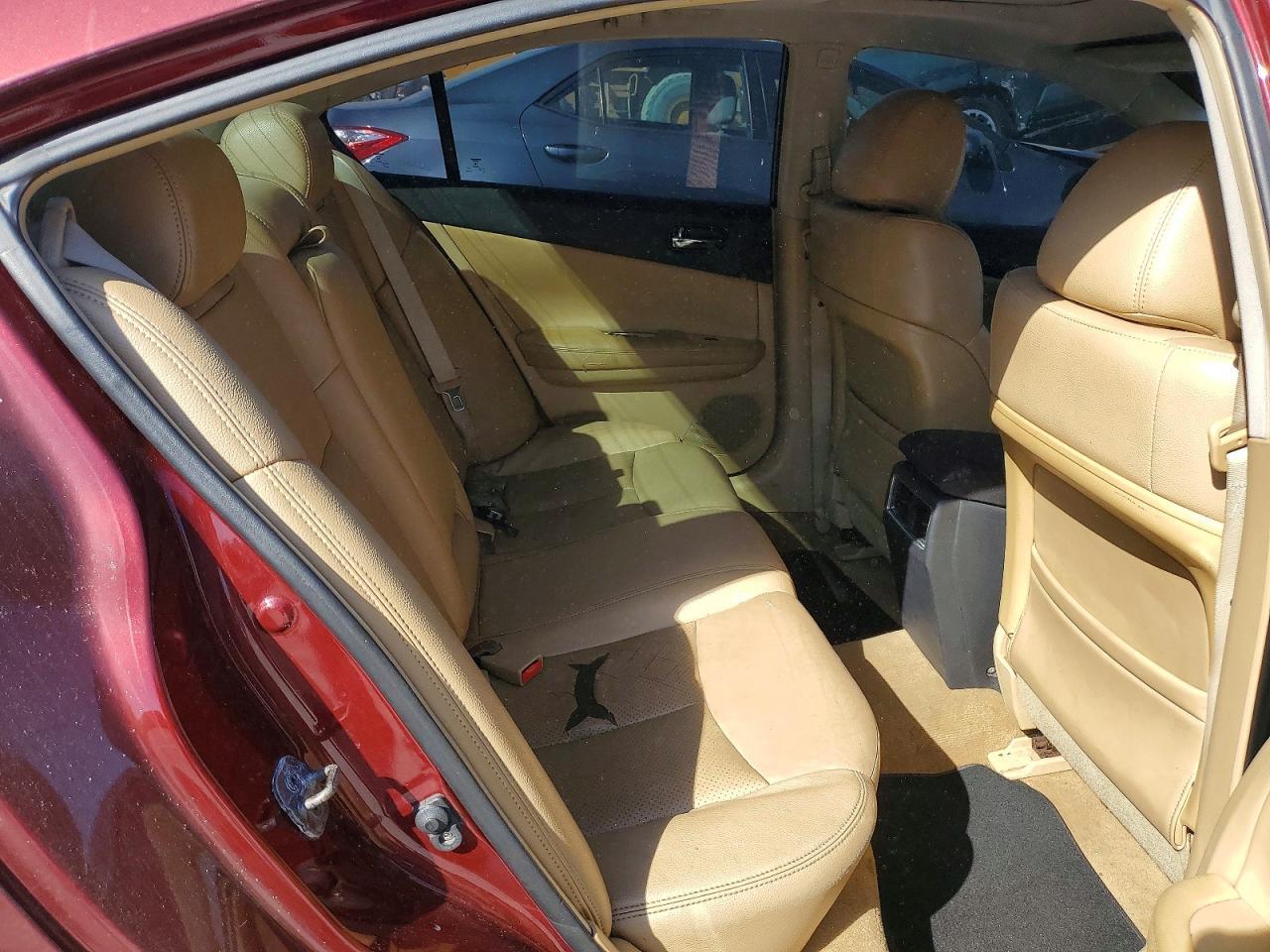 NISSAN MAXIMA