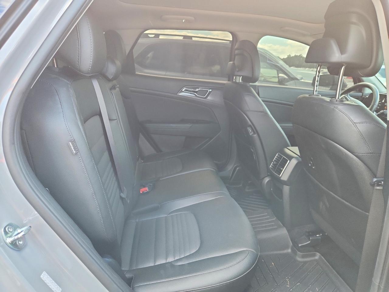 2025 KIA SPORTAGE — фото 11