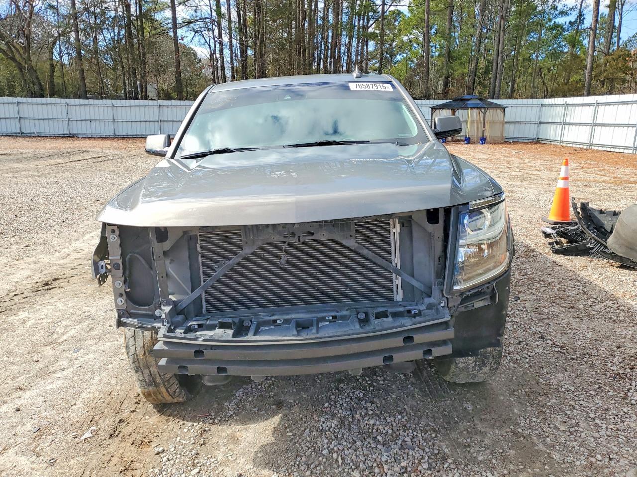 CHEVROLET SUBURBAN