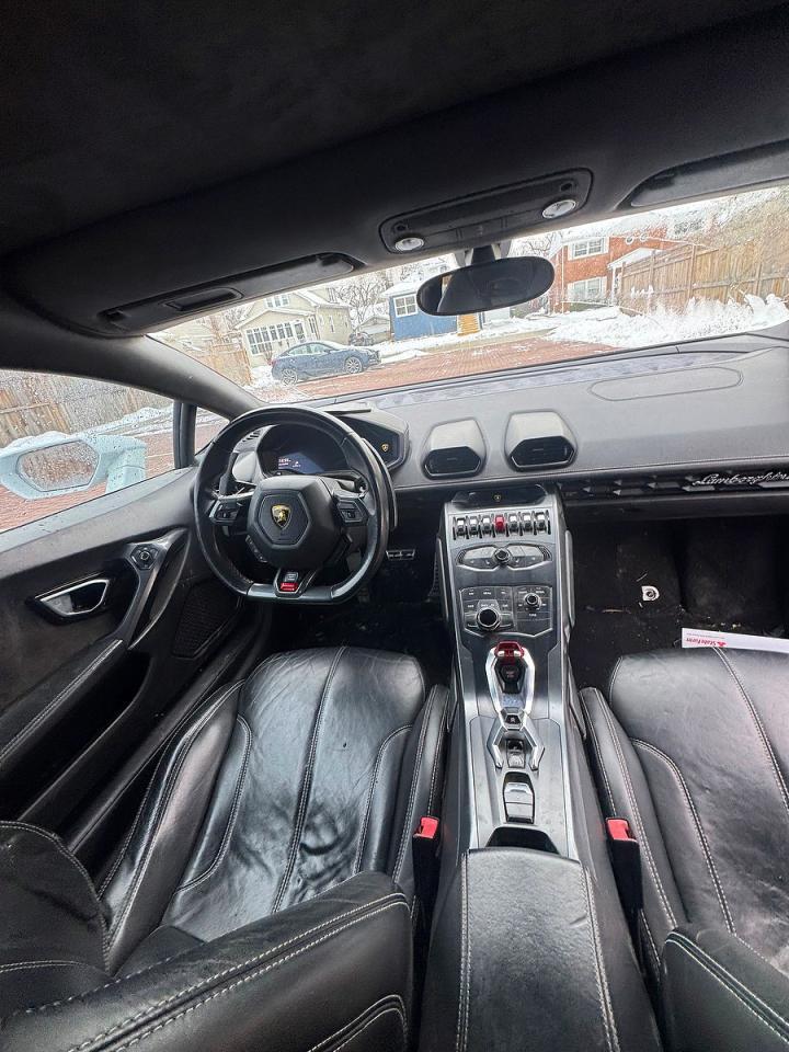 LAMBORGHINI HURACAN
