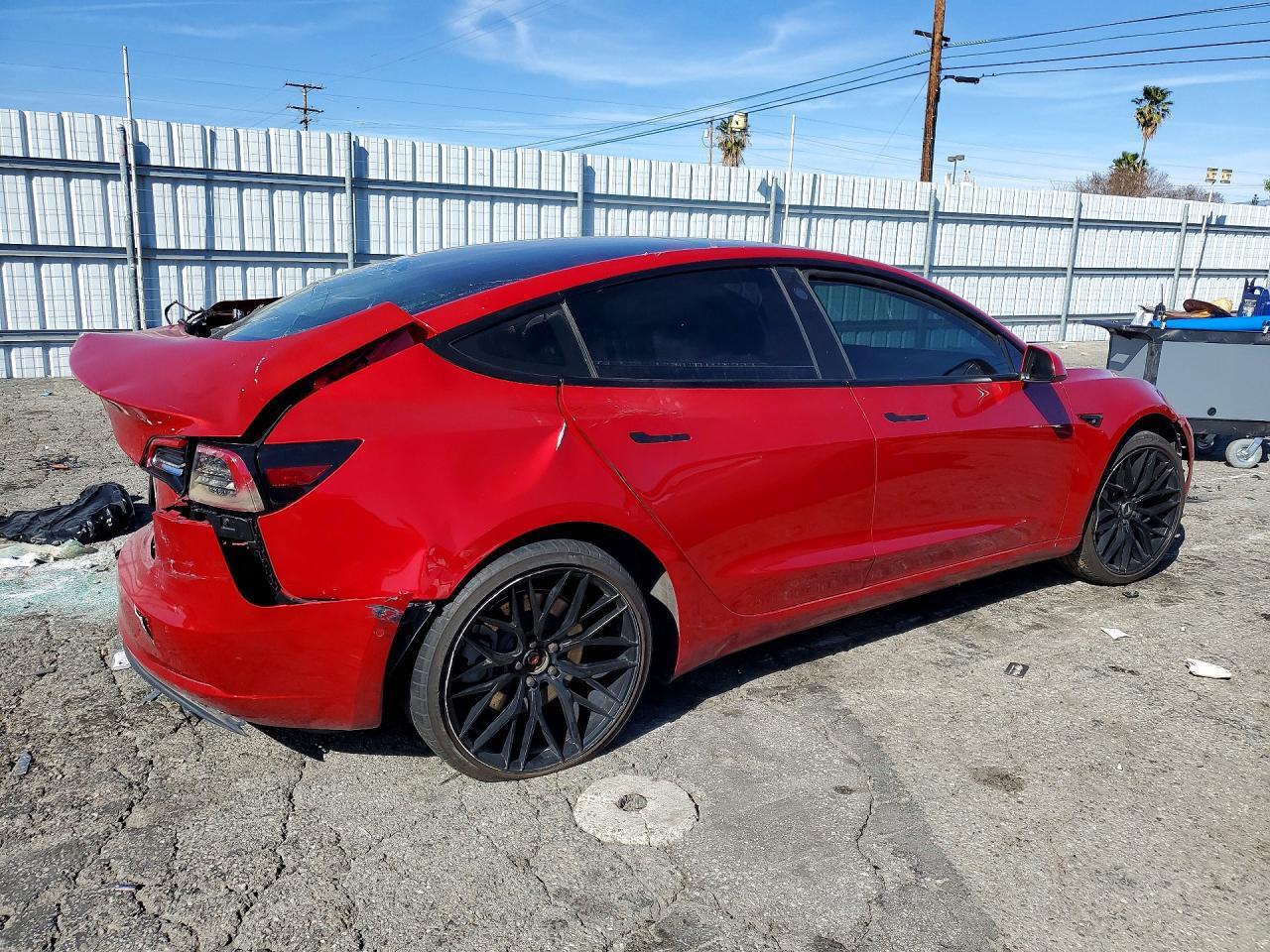 TESLA MODEL 3