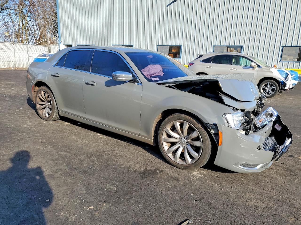 CHRYSLER 300