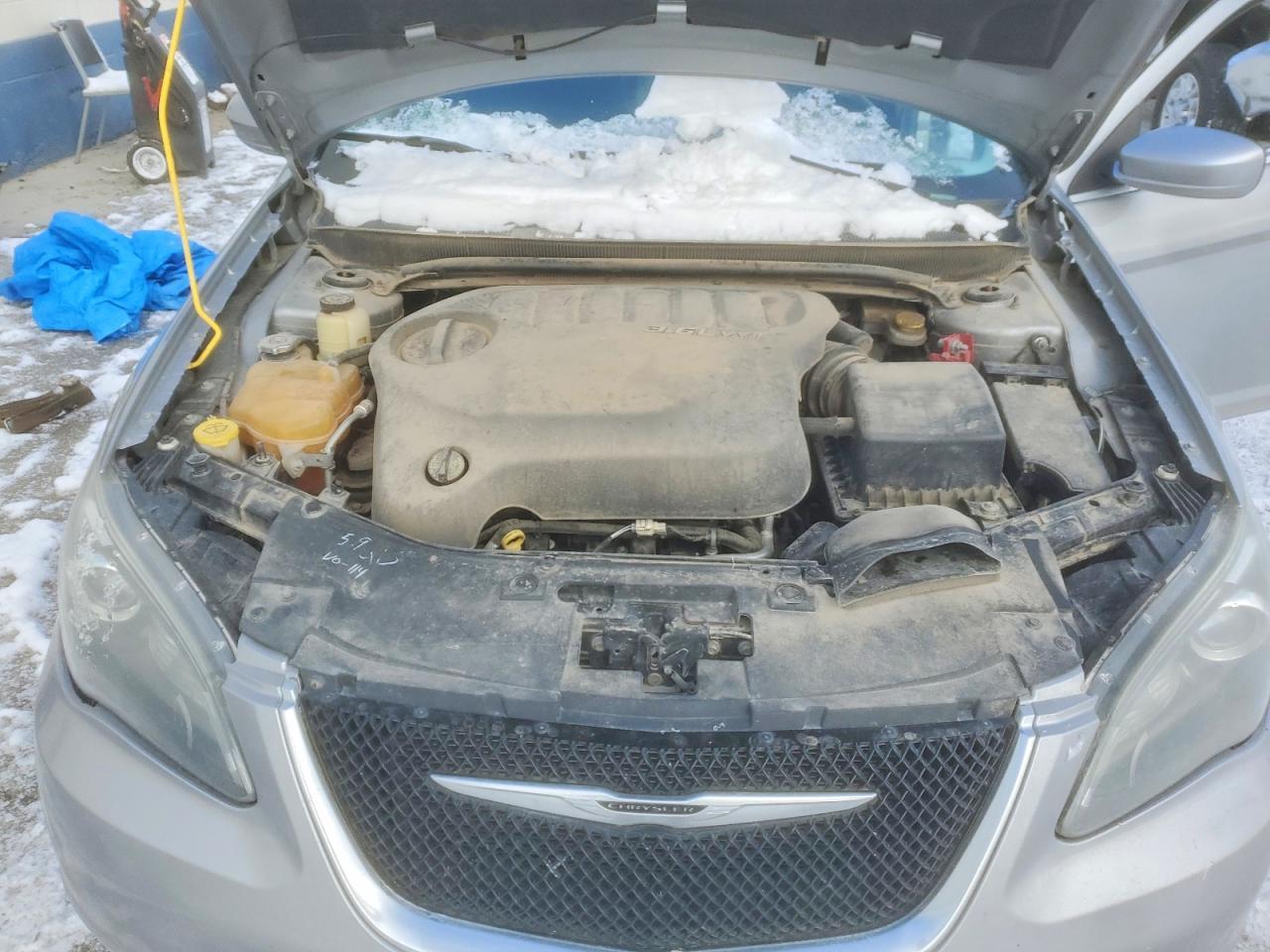 CHRYSLER 200