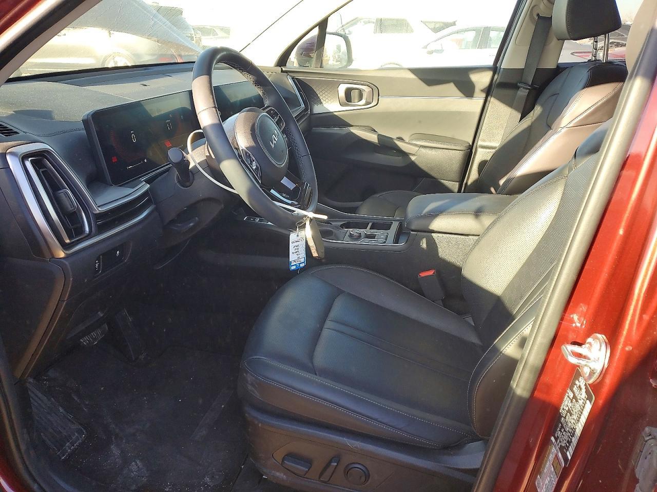 2025 KIA SORENTO — фото 7