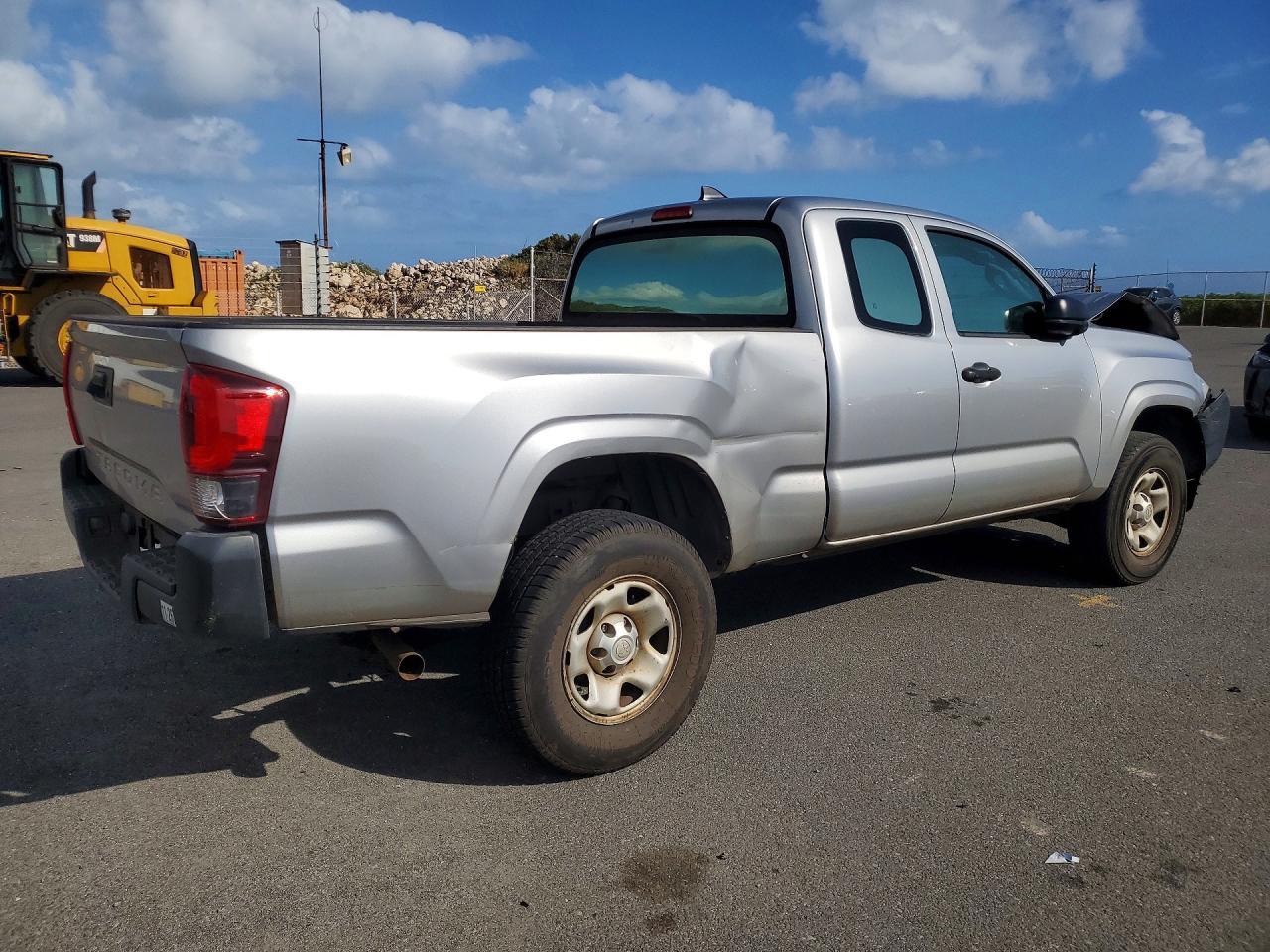 TOYOTA TACOMA